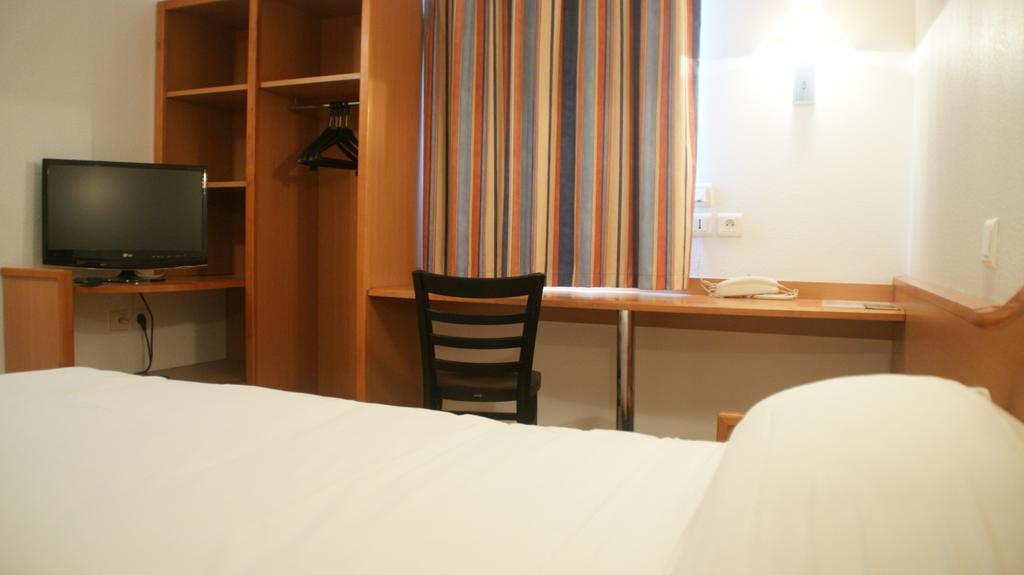 Brit Hotel Essentiel Cahors Nord エクステリア 写真